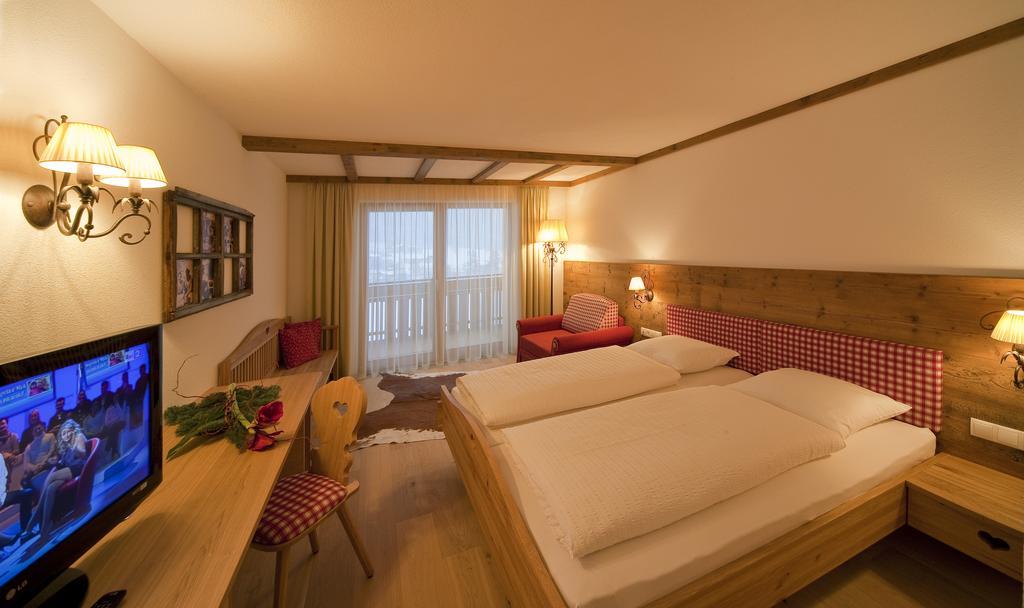 Hotel Foestlerhof วิลลา ออตโตเน ภายนอก รูปภาพ
