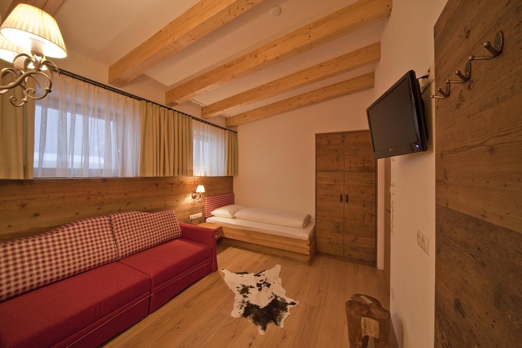 Hotel Foestlerhof วิลลา ออตโตเน ภายนอก รูปภาพ