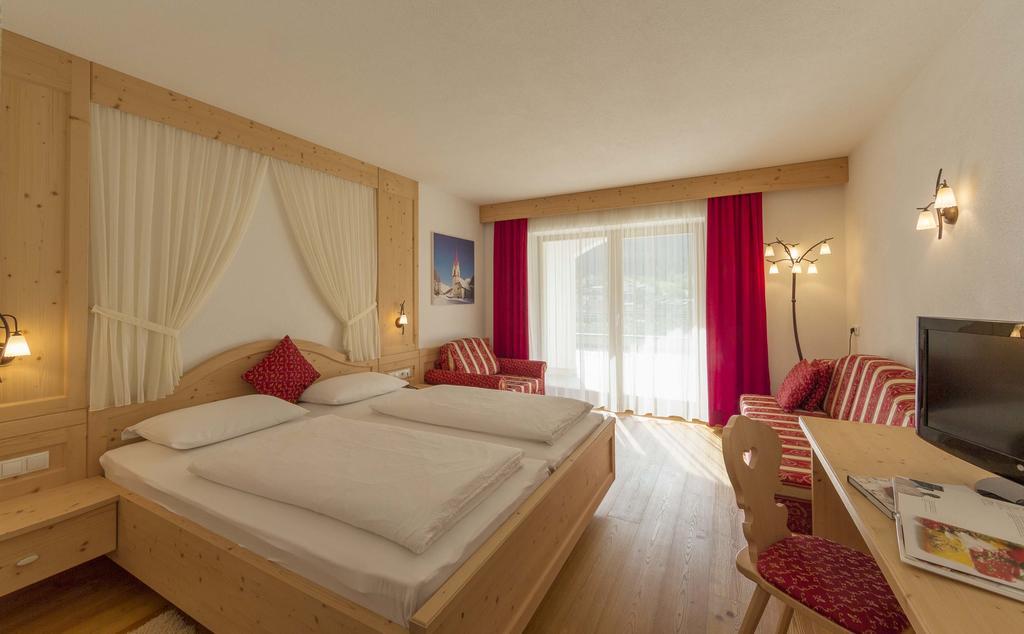 Hotel Foestlerhof วิลลา ออตโตเน ภายนอก รูปภาพ